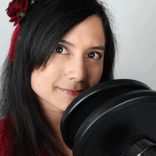 Sprecherin und Autorin Yvonne Rinnhofer